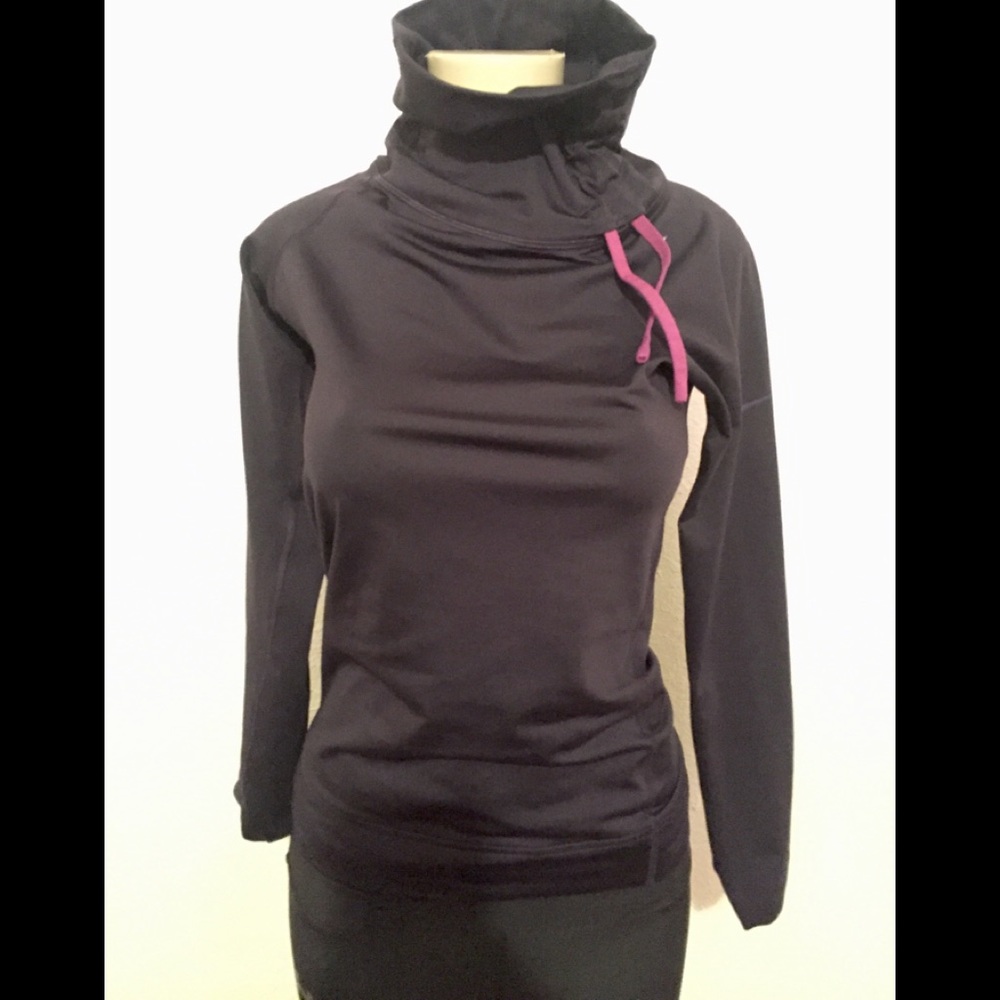 Nike dri fit running top* shirt* ties at neck* sm